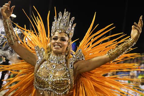 De Carnaval van Rio de Janeiro: Een Explosie van Culturele Identiteit en Sociaal-Economische Dynamiek